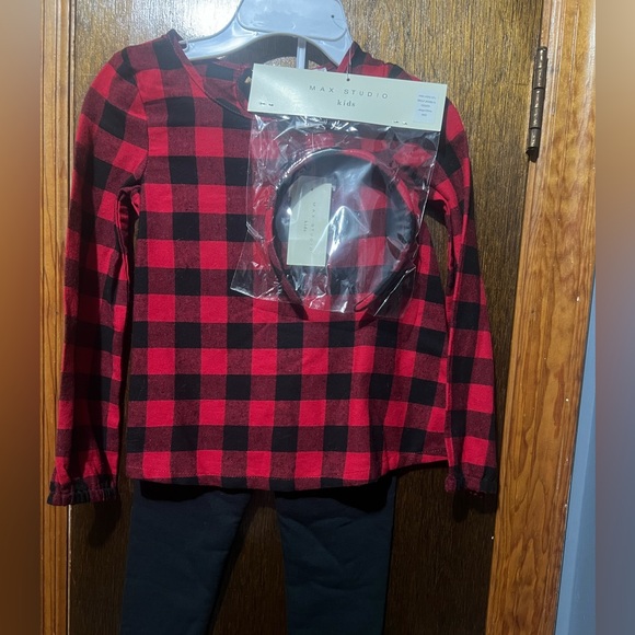 NWT Max Studio Kids Cozy Winter Girl’s Set. Size -XS/ 4T Red/BlackWhite - Picture 7 of 8